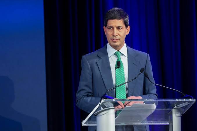 Trump's pick for the next Fed Chair is worth over $100 million and married to a billionaire