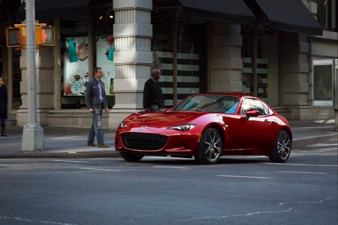A Classic Roadster That Still Comes With a Stick Shift