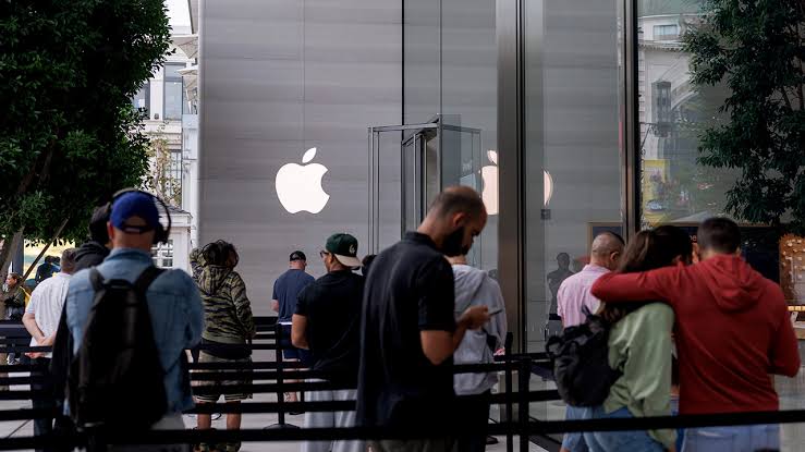Apple briefly overtakes Nvidia as world's most valuable company amid AI investment doubts