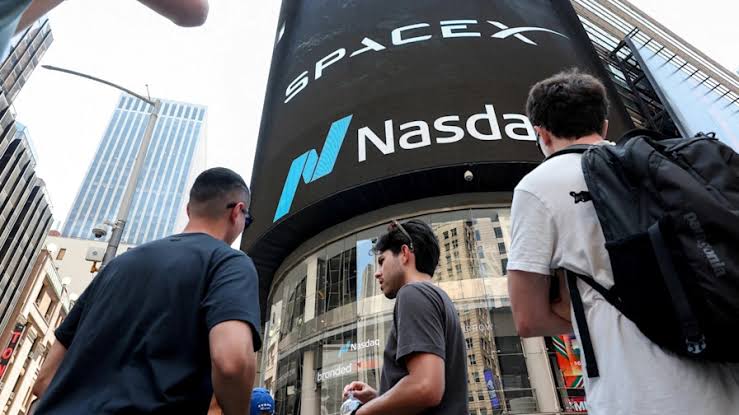 SpaceX's big week: Stock jumps despite earnings storm, lock-up expiration in crucial test for investors
