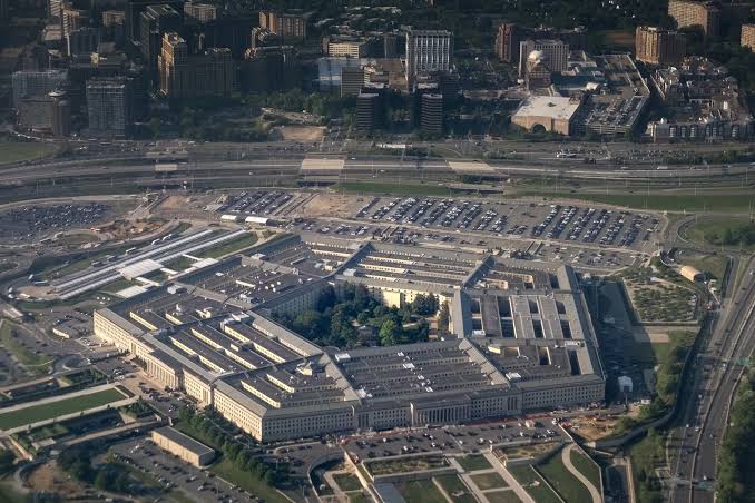 SpaceX in Talks to Sell Computing Power to Pentagon, WSJ Says