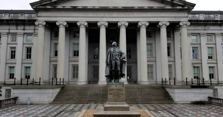 US debt hits $39T and climbing, and crypto is paying attention