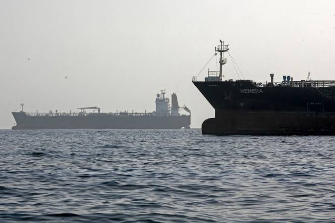 Shipowners Seek Clarity on Hormuz Deal as 600 Vessels Eye Exit