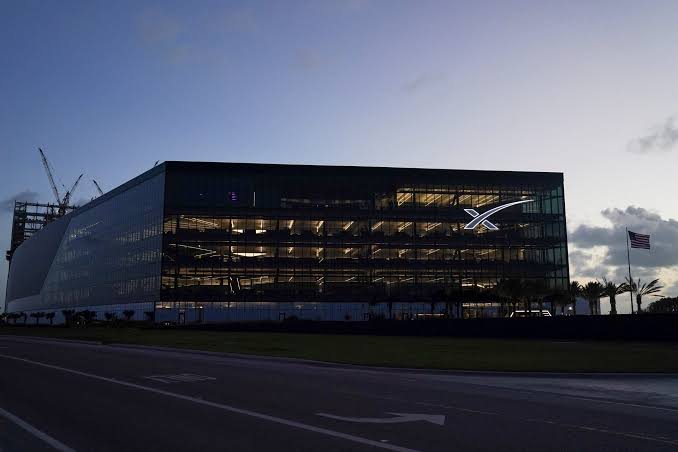 SpaceX launches $25 billion notes offering for debt repayment, AI expansion