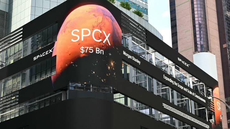 SpaceX stock closes below debut price at $148 in two-day slide after Nasdaq-100 inclusion