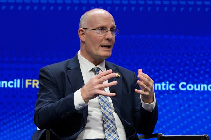 Exclusive: Bipartisan group of lawmakers unveil new bill to restrict China biotech