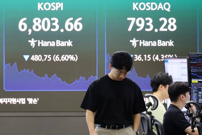 Asia Equities Mostly Decline on AI Concerns