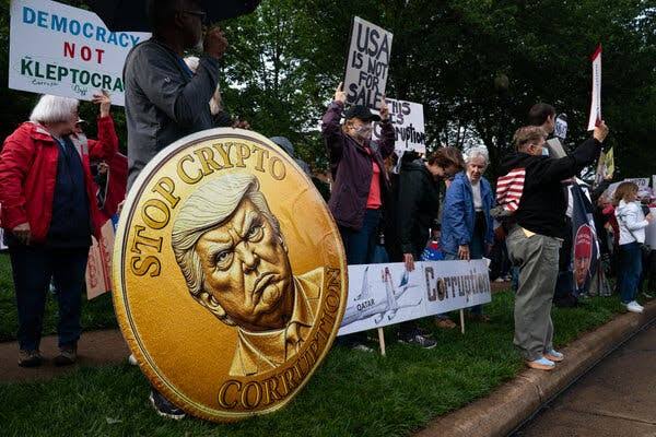 Nearly a Million Investors Lost a Total of $3.8 Billion on Trump Crypto Coin