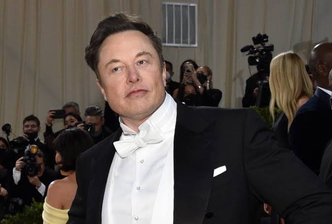 Elon Musk loses his trillionaire status as SpaceX stock comes back to Earth