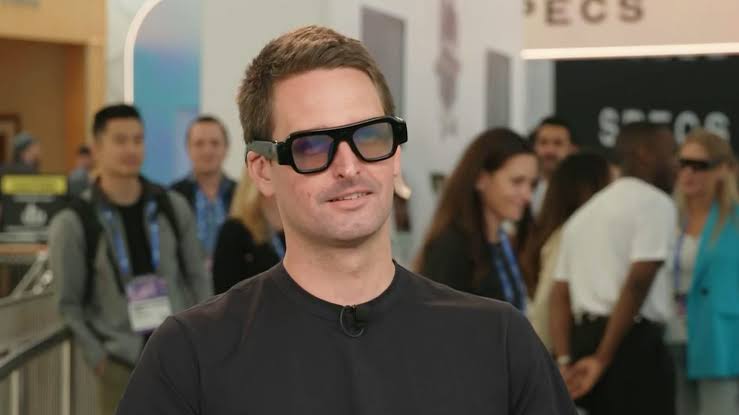 Snap's stock jumps 8% on earnings beat and strong sales forecast
