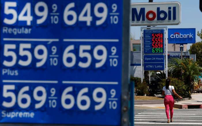 Trump accuses oil companies of gas price ‘gouging,’ calls for DOJ probe