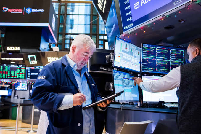 Stock Futures Little Changed to Begin Another Week of Iran Uncertainty