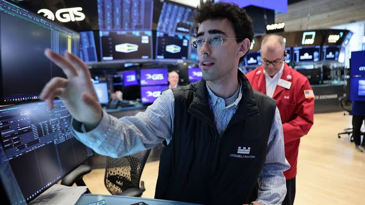 Stocks end higher as SpaceX soars in debut, U.S.-Iran deal nears