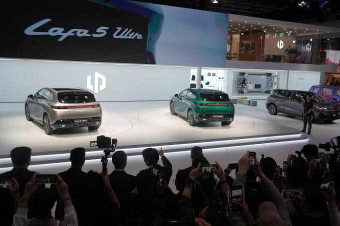 A Western Auto Giant Found a Lifeline: Working With a Chinese Upstart