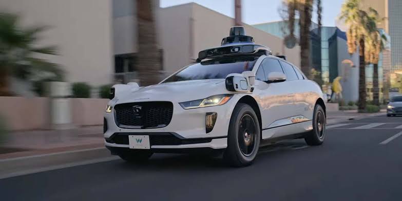 Waymo crashes 1/3 as much as a human driver, says IIHS – with some caveats