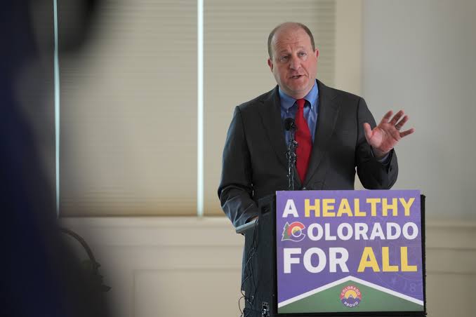 Polis vetoes bills that would allow Coloradans to sue federal immigration officials, ban swipe fees