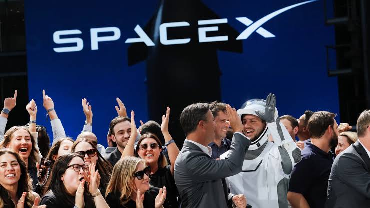 SpaceX's post-IPO plunge sets tense backdrop for first earnings report
