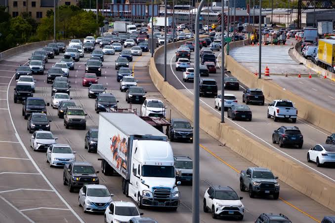 Memorial Day traveler guide: The best and worst times to be on the road this weekend, and current gas prices at the pump