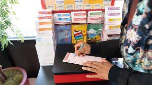 Mega Millions and Powerball pots roll on into the weekend, jackpot surpasses $1B