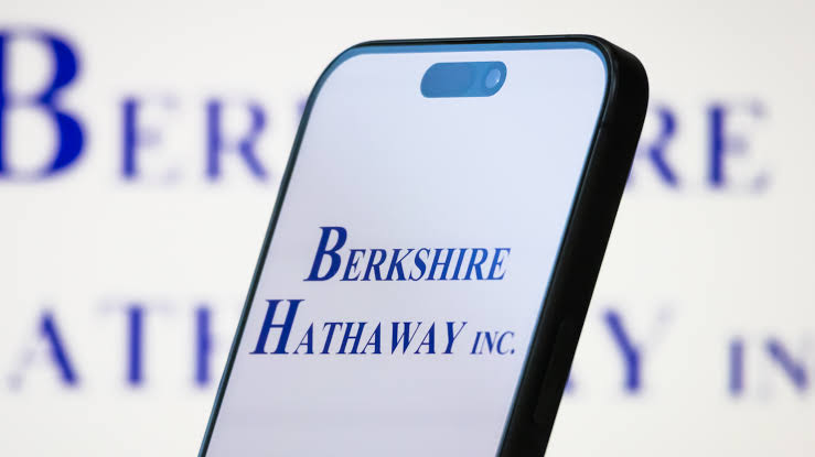 Berkshire Hathaway Earnings: Cash Balances Retreat on Increased Investments and Share Buybacks in Q2