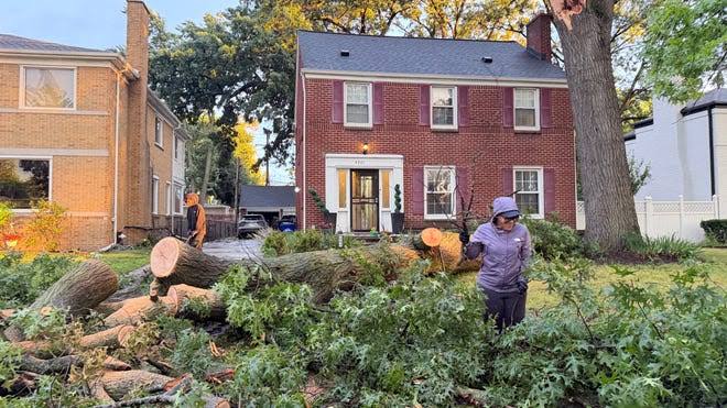 Strong storms leave thousands without power. See where