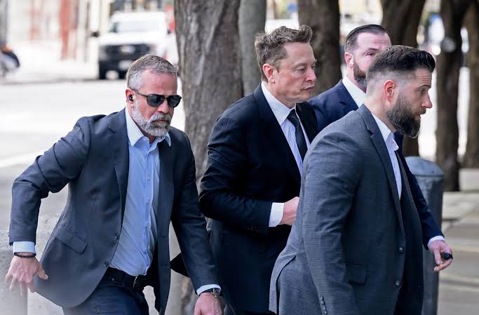 Elon Musk is escalating his feud with a Delaware judge over a ‘heart’ on a LinkedIn post