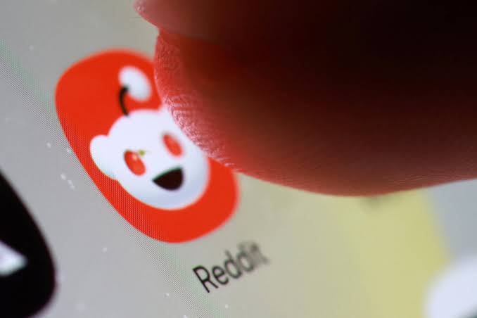 Perplexity AI loses bid to toss Reddit lawsuit over data scraping