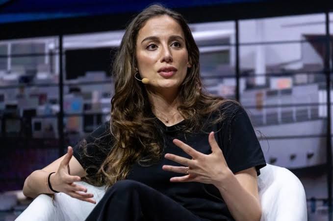 Mira Murati’s AI Startup Releases First Model in Bid to Loosen AI Giants’ Grip
