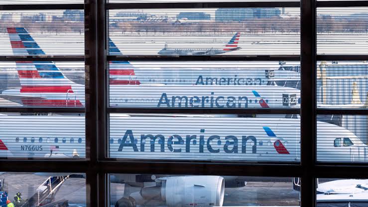 Pilot reports passenger bit a fellow flyer on plane approaching Philadelphia: "He's trying to fight everybody"