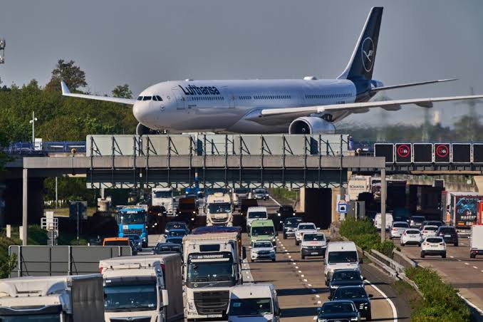 Airline company Lufthansa cuts 20,000 flights as war squeezes fuel prices and supplies