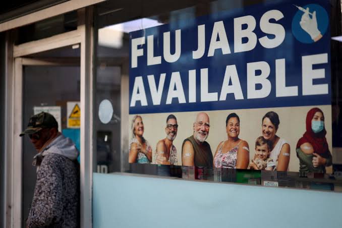 FDA panel backs first-of-its-kind flu vaccine using mRNA technology