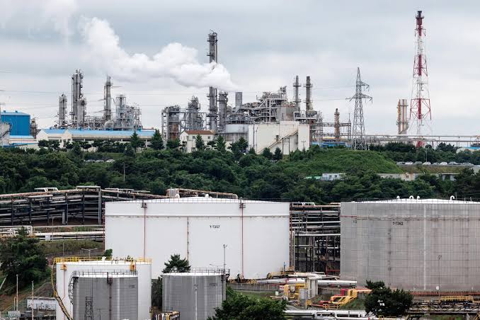Oil Edges Lower on OPEC Increase, Dollar Steady: Markets Wrap