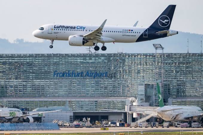 Lufthansa to Cut Capacity, Ground Inefficient Aircraft to Tackle Higher Costs