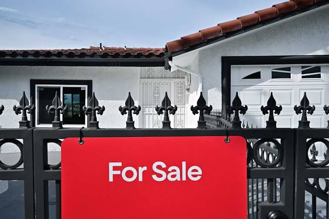 Mortgage rates hit their highest level in a year, driven by war and inflation concerns