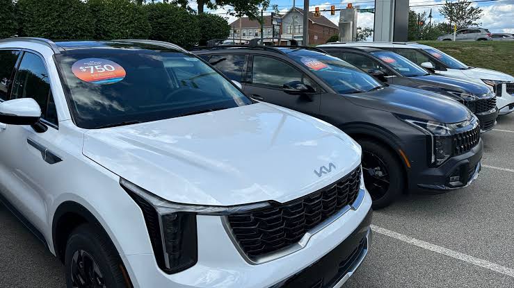 New-vehicle sales ‘shrugging off’ $4 gas, but some big brands losing share to rivals