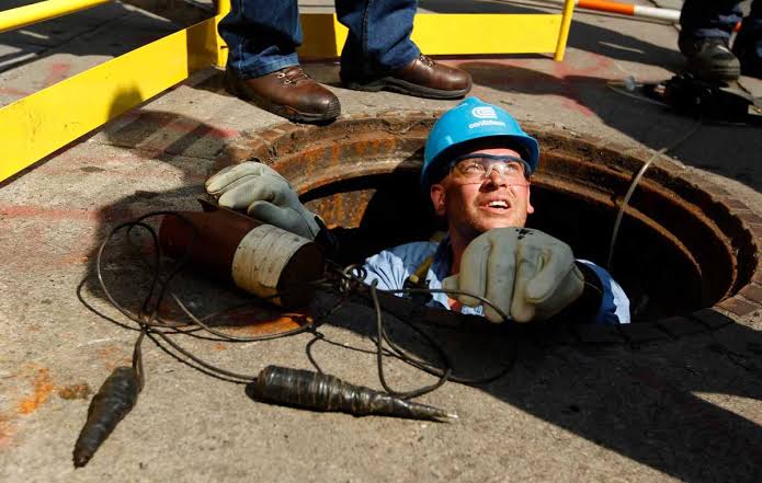 NYC HEATWAVE: Power problems force Con Edison to temporarily shut off nearly 10,000 Queens customers; nearly 400,000 others have voltage reduced