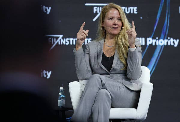Gwynne Shotwell, Elon Musk’s No. 2 at SpaceX, Is the Company’s Steady Hand