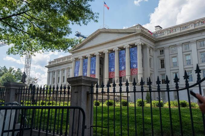Traders See 50% Chance That Warsh Fed Hikes Rates This Month