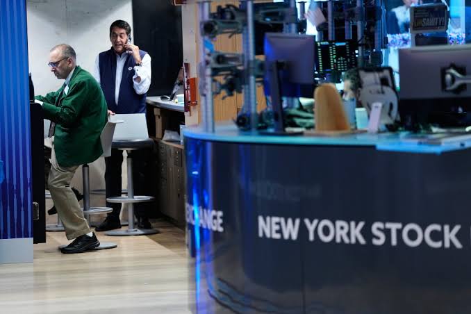 Stocks recover losses, and oil prices ease as calm returns to financial markets worldwide