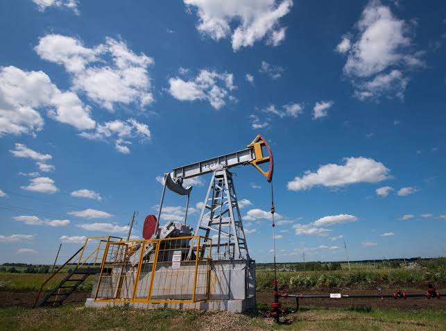 Oil prices fall for a second day on expectations US-Iran talks may resume