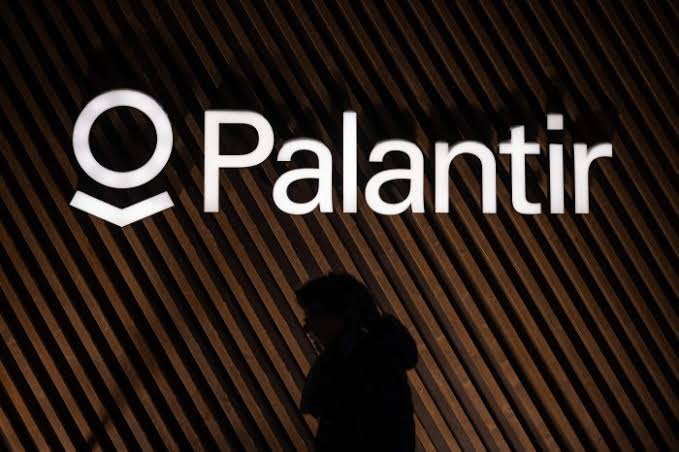 Palantir Shares Jump on ‘Otherworldly’ Sales, Improved Forecast