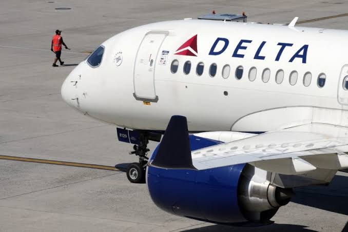 Baby on board! Woman births baby on flight from Atlanta to Portland
