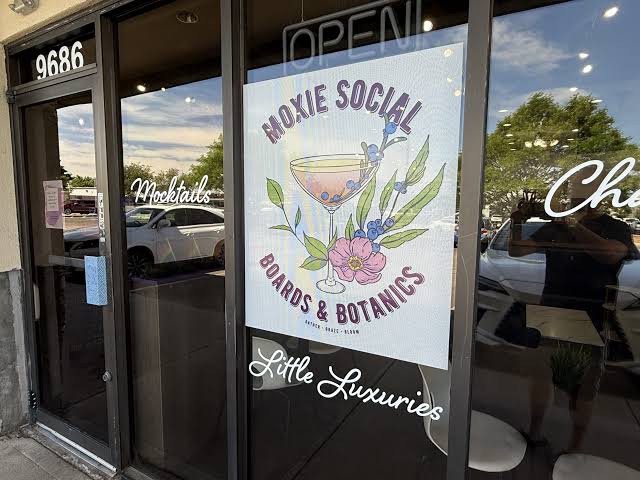 Every opening and closing this week: One chain leaves, another reappears