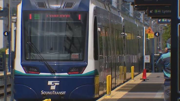 Sound Transit board approves 25-year light rail plan in 16-2 vote