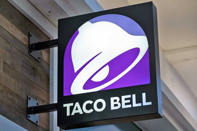 Taco Bell Locations Stop Serving Lettuce and Guacamole amid ‘Explosive’ Diarrhea Parasite Outbreak: Report