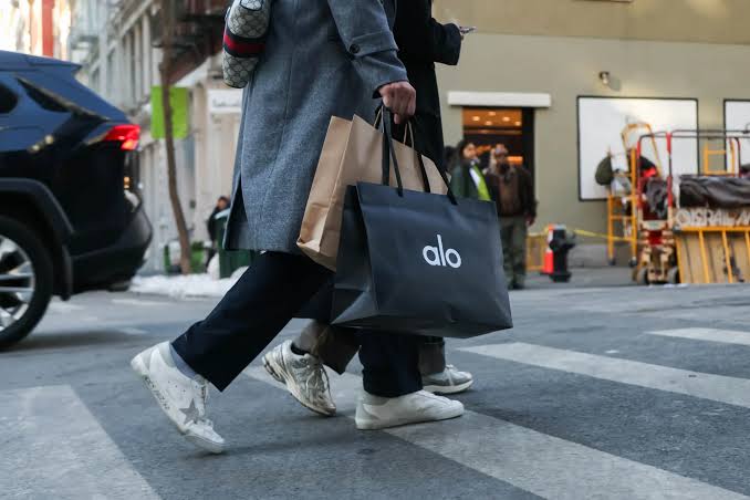 Economists See War Pushing US Inflation Above 3%, Hurting Growth