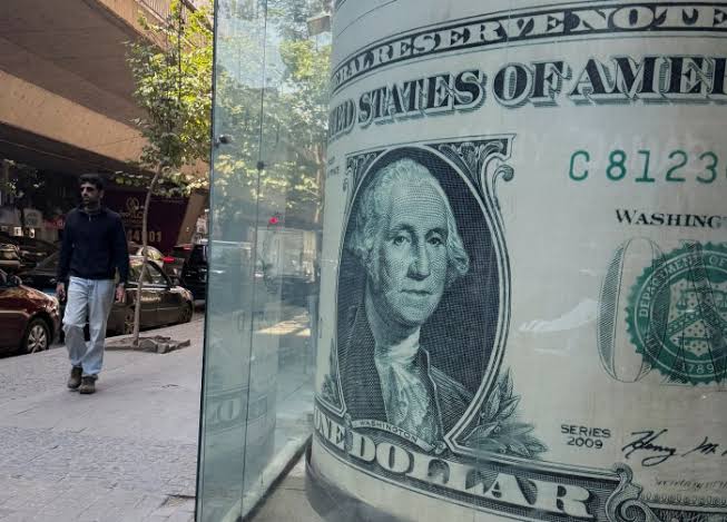 Dollar Rises to One-Year High on Increased Prospects of Higher U.S. Interest Rates