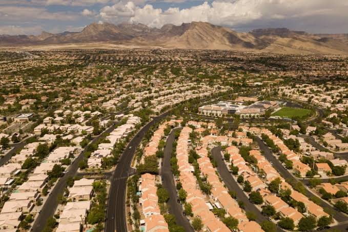 Homeowners Associations Are Foreclosing on More Residents