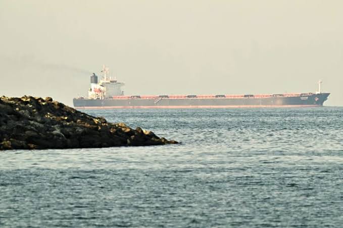 Oil Prices Today: Crude Falls Below $100 as Two Ships Turn Back From U.S. Blockade in Hormuz Strait