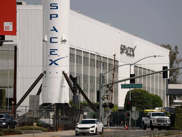 SpaceX to challenge Verizon, AT&T and T-Mobile with new plans